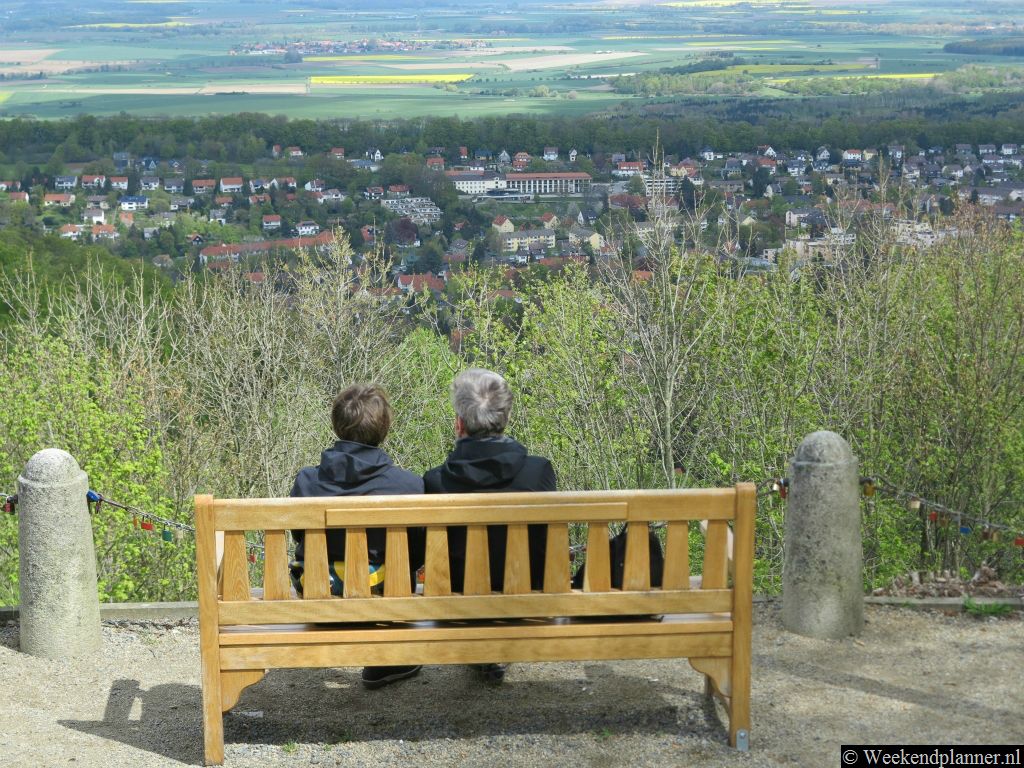 Op de berg naast Bad Harzburg, de Grosse Burgberg,  heeft u een mooi uitzicht op Bad Harzburg. Tips:  De Burgberg bij Bad Harzburg.